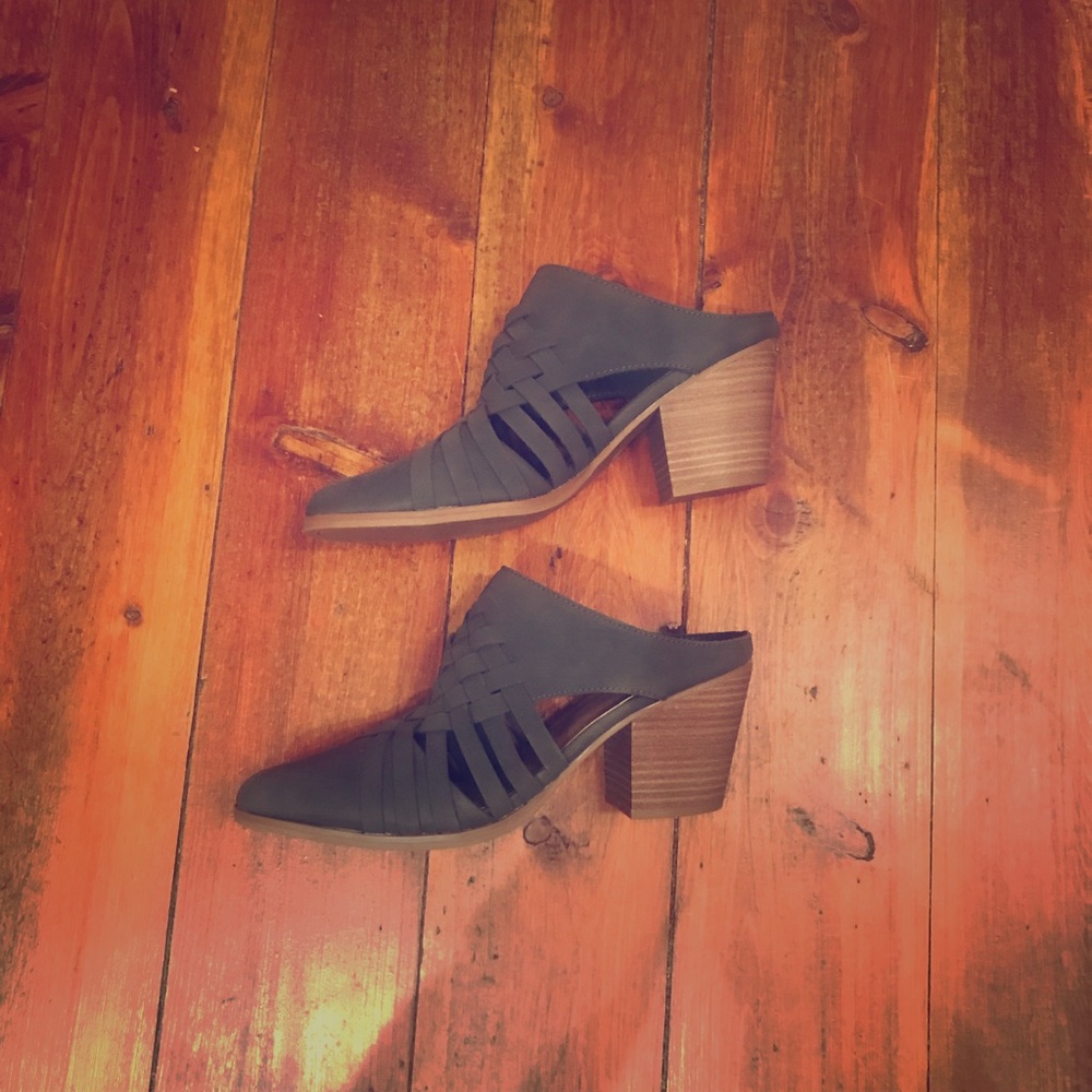 Grey Closed Toe Heel